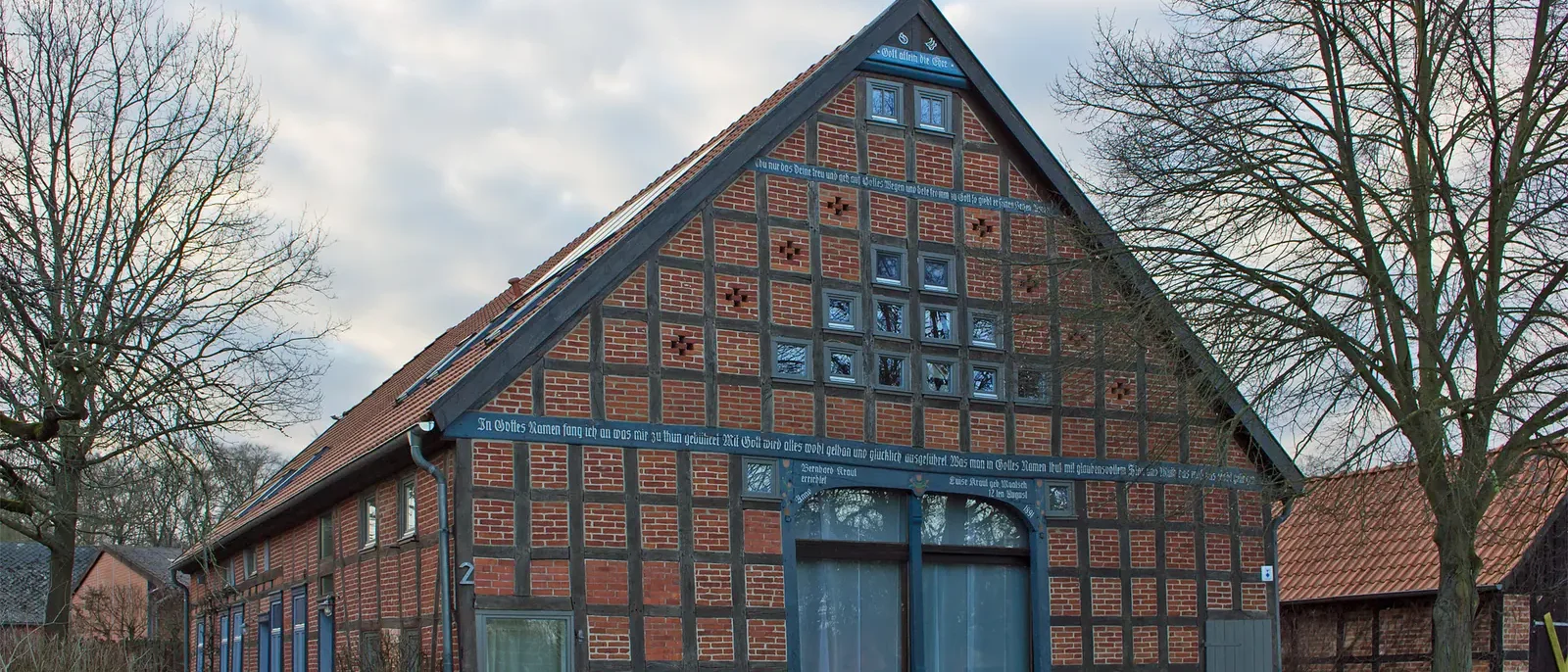 Fachwerkhof im Rundling von Jameln im Landkreis Lüchow-Dannenberg