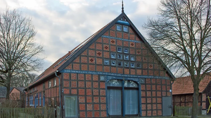 Fachwerkhof im Rundling von Jameln im Landkreis Lüchow-Dannenberg