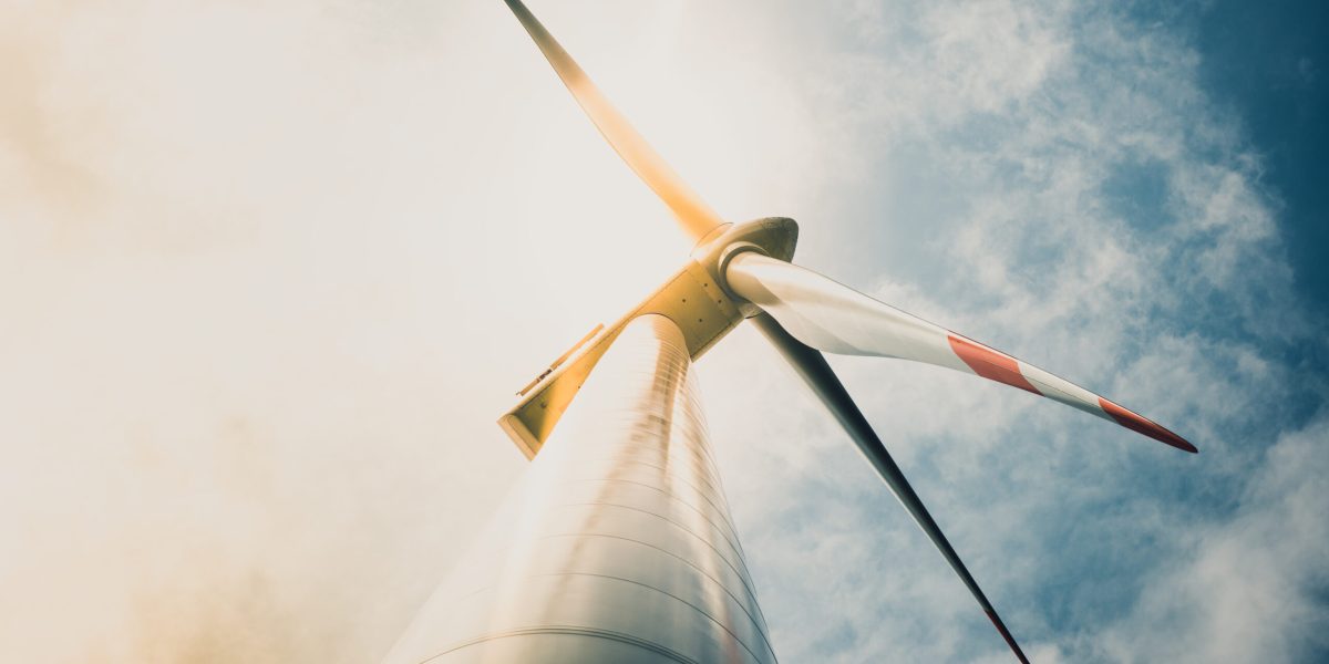 Foto: Stadt Cuxhaven Windkraftanlage von unten